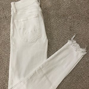 White skinny jeans